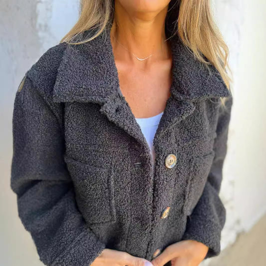 Manteau Femme Hiver en Laine d’Agneau – Élégance et Chaleur Chic