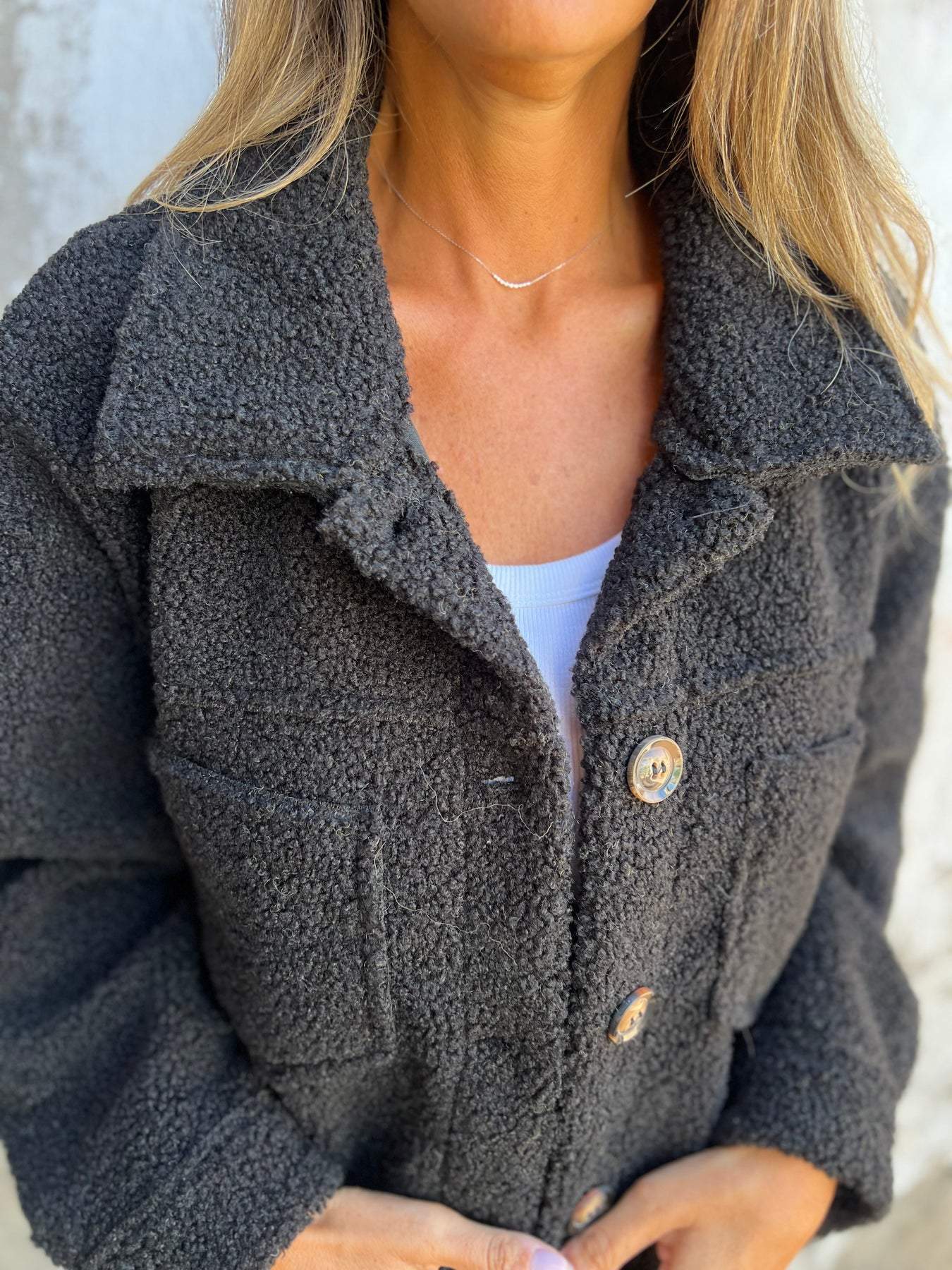 Manteau Femme Hiver en Laine d’Agneau – Élégance et Chaleur Chic